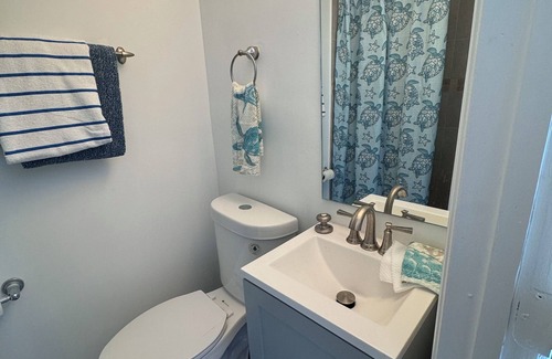 New Town Apartment | Cozy & modern guest house in Key West with AC, WiFi