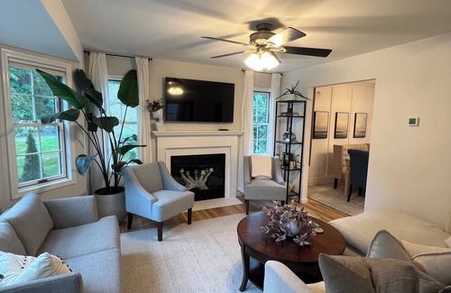 Gansevoort House | Cozy Modern Home close to Saratoga Springs NY