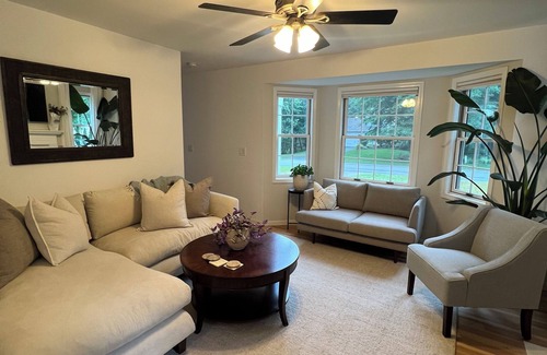 Gansevoort House | Cozy Modern Home close to Saratoga Springs NY