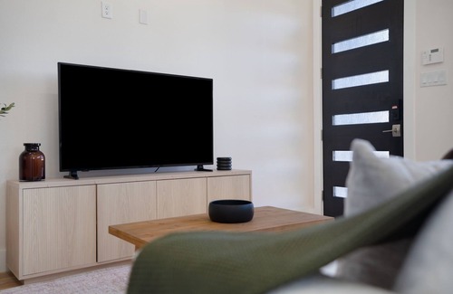 Greater East End House | Cozy/Modern King Suite in Houston Texas