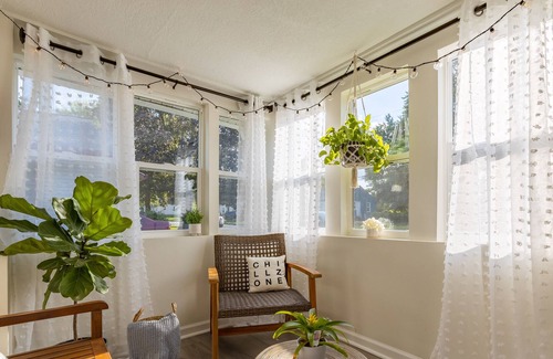 Des Moines House | Cozy Modern Ranch