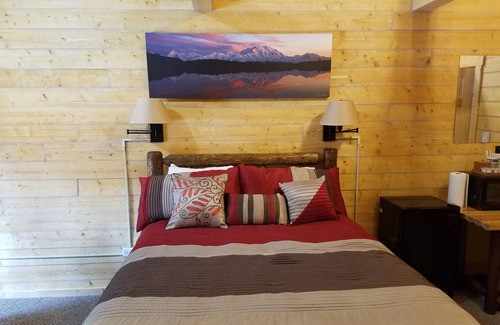 Healy Cabin | Cozy Moose Log Cabin