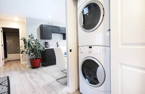 Sioux City Apartment | Cozy Morningside apartment with Fiber Internet