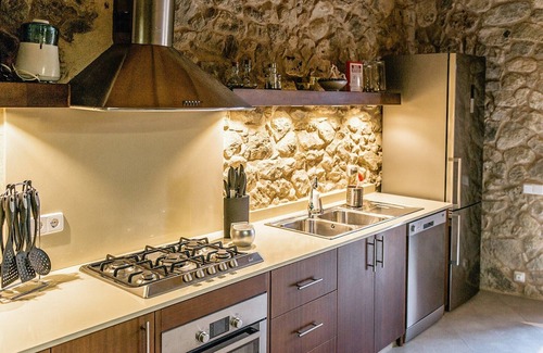 Lloret de Vistalegre Villa | Cozy Mountain-View Villa