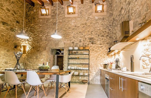 Lloret de Vistalegre Villa | Cozy Mountain-View Villa