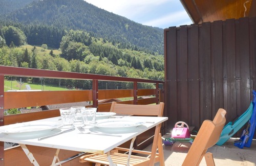 Bernex Apartment | "Cozy Mountain Apartment - Ski-in/Ski-out, Pet-Friendly, Near Lake Geneva"