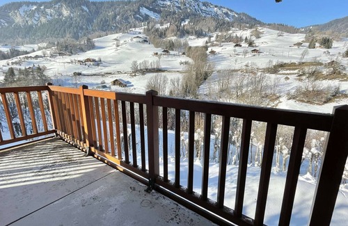 Flumet Apartment | Cozy Mountain Apartment for 4 with Pool, Parking, and Ski Access in Flumet