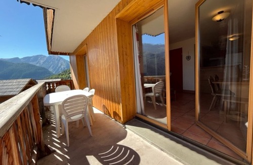 Pra Loup Apartment | Cozy mountain apt, 2 bdrms, 8 guests, modern amenities