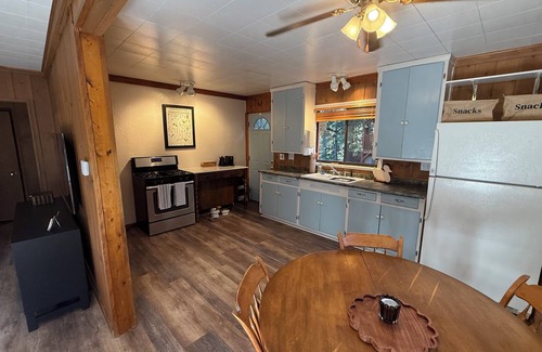 Arrowhead Villas Cabin | Cozy Mountain Cabin with Lake Views & Private Deck