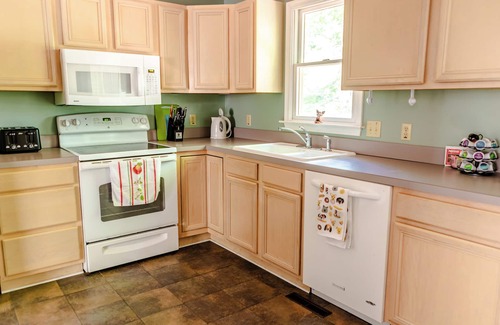 Massanutten House | Cozy Mountain Cabin in Massanutten Resort. L2 EV Charger onsite