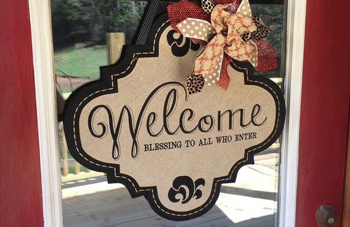 Saluda Cabin | Cozy Mountain Cabin and Barn Get Away