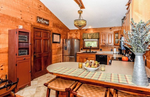 Townsend Cabin | Cozy Mountain Cabin! Features wood burning fireplace and semi-secluded .