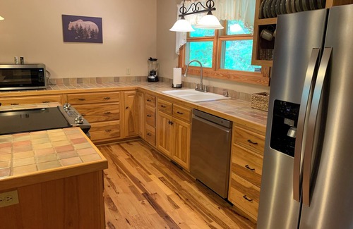 Topton Cottage | Cozy mountain cabin retreat in the beautiful Nantahala mountains!