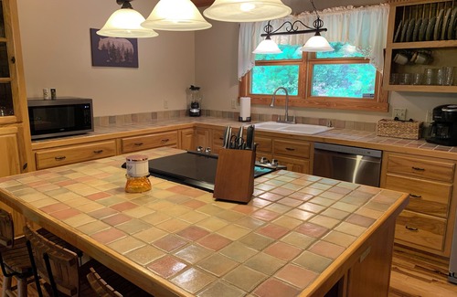 Topton Cottage | Cozy mountain cabin retreat in the beautiful Nantahala mountains!