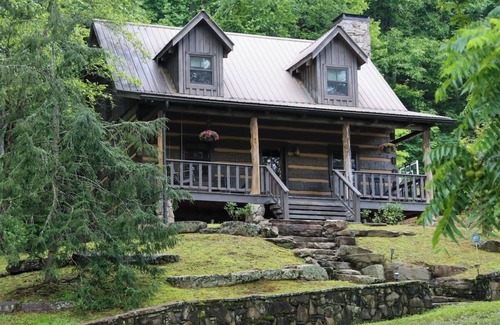 Franklin Cabin | Cozy mountain cabin with hiking trails, tranquil pond and private waterfall!