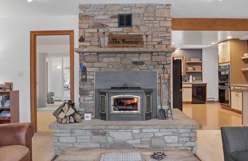 Jefferson Township House | Cozy Mountain Chalet Amid Brilliant Fall Colors