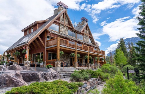 Banff Condo | Cozy Mountain Chalet with Loft | Hot Pools Access!
