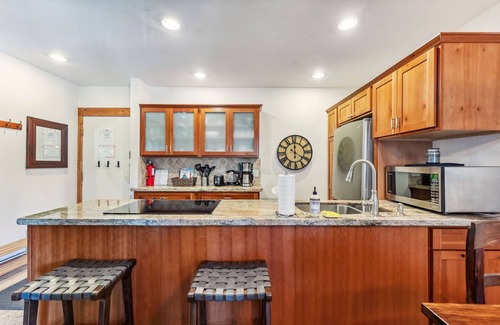 Keystone Condo | Cozy Mountain Condo Minutes from Keystone Resort with Pool & Hot Tub