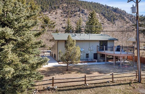 Georgetown House | Cozy mountain escape in Empire