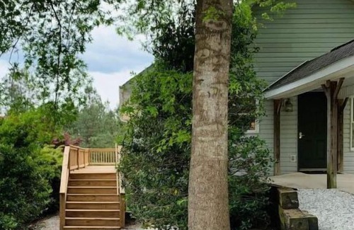 Roseland House | Cozy mountain retreat in the Blue Ridge Mountains