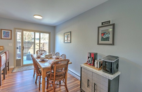 Carbondale House | Cozy Mountain Townhome .5 Mi to Downtown, 40 Min to Skiing!