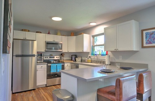 Carbondale House | Cozy Mountain Townhome .5 Mi to Downtown, 40 Min to Skiing!