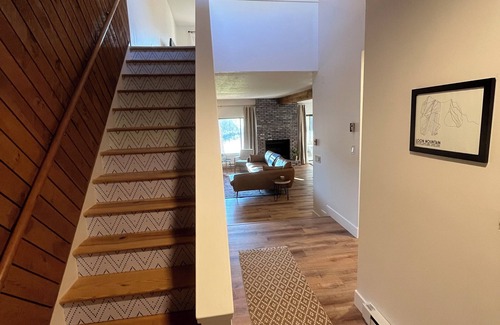 Plymouth House | Cozy Mountain Townhouse