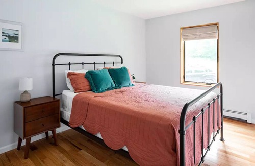 Livingston Manor Cottage | Cozy mountain top home - breathtaking views, 5 acres & a gym.