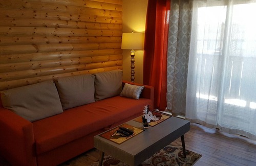 Dillon Condo | Cozy mtn condo w/hot tub/pool. Close to major ski resorts; Dillon amphitheater