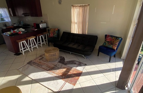 Marina da Gama Apartment | Cozy Muizenberg Holiday Home (near Surfers Corner Beach)