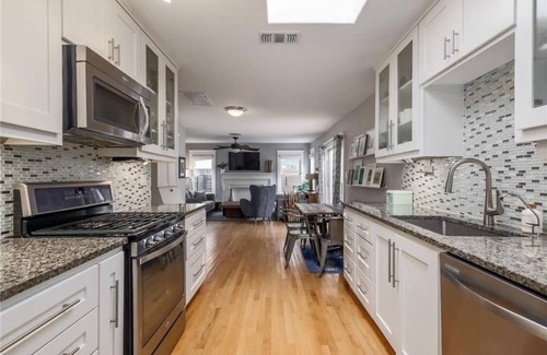 Allandale House | Cozy Multi-Property Bungalow in Central Austin - Cowboy pool