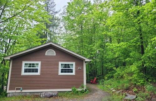 Lake of Bays Cottage | Cozy Muskoka Cottage. Getaway-Steps From the Lake