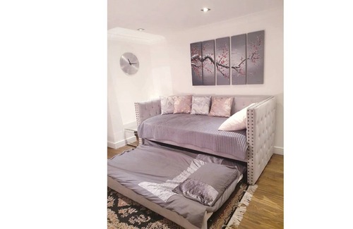 East Finchley Apartment | Cozy Muswell Hill flat, 5-min walk to tube station