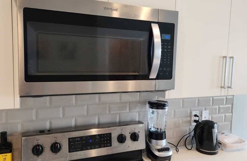 Southeast Calgary House | Cozy n Spacious 3BR House w/Garage available for short/Long term
