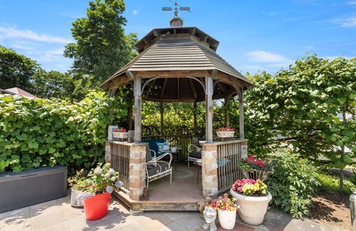 Nahant Apartment | Cozy Nahant Apartment 5 min walk to private beaches