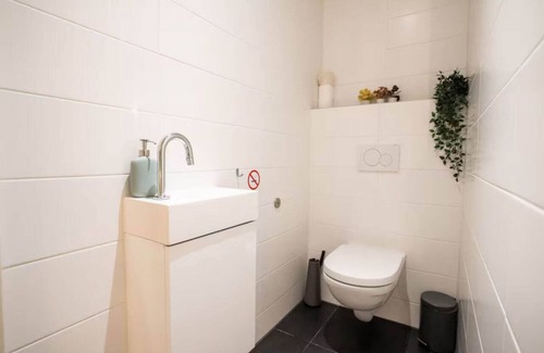 Kinkerbuurt Apartment | Cozy Nassau Canal Suite