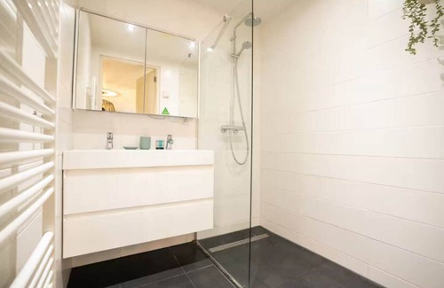 Kinkerbuurt Apartment | Cozy Nassau Canal Suite