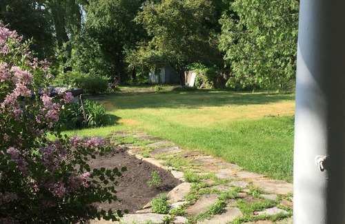 Indian River House | Cozy Nature Retreat 12 minutes from Peterborough- Perfect for Writers & Artists