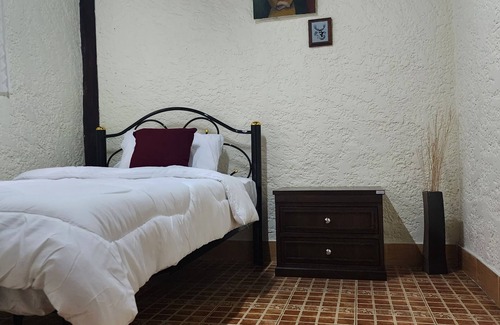 Wat Ket Bed & Breakfast | Cozy Nest CNX in the heart of Chiangmai. walking distance train and bus station.