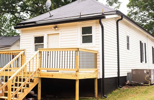 Kannapolis House | Cozy Nest Cottage in downtown Kannapolis