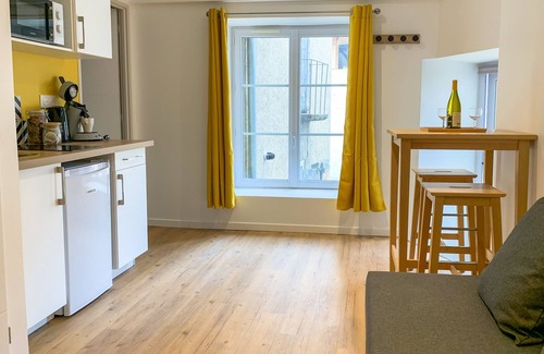 Buxy Apartment | ★ Cozy nest ★ Historic center