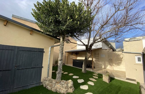 Tinqueux House | Cozy nest in champagne with Jaccuzi