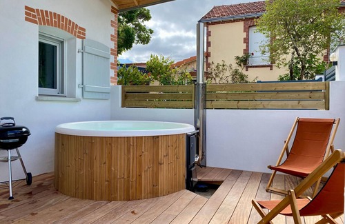 Pornic Cottage | Cozy New Cottage Near Beach with Private Terrace, Hot Tub, and EV Charger