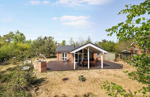 Bedegaard House | Cozy newer large holiday home in Snogebæk