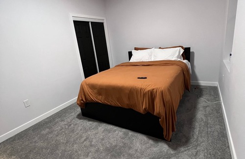 Glenwood Apartment | Cozy newly renovated two-bedroom apartment