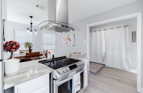 Lewisville House | Cozy Newly Renovated Entire Residential Home