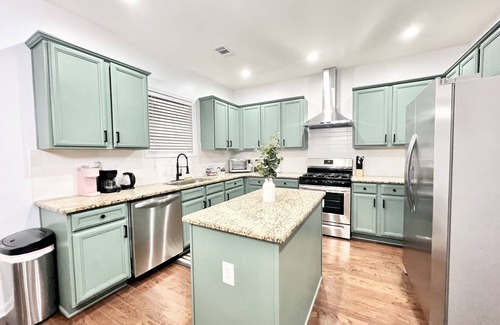 Buford House | 🌈✨ Cozy Newly Updated Home Sugar Hill Downtown⭐️⭐️⭐️⭐️⭐️