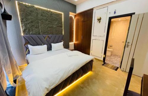 Noida Bed & Breakfast | Cozy Noida studio,Super comfy!