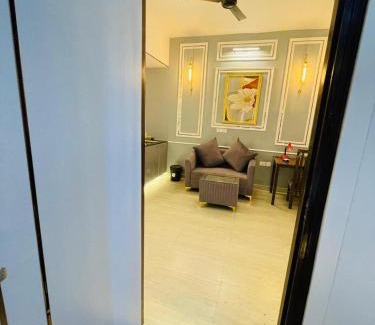 Noida Bed & Breakfast | Cozy Noida studio,Super comfy!