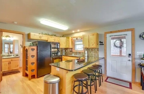Blairsville Cabin | Cozy, North Georgia Mountain Getaway: 3 BR/3 BA, Fire Pit & Game Room